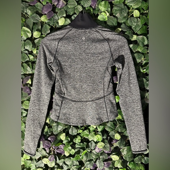 Lululemon Always Alert 1/2 Zip in Heathered Black - EXCELLENT/LIKE NEW condition - Picture 7 of 10